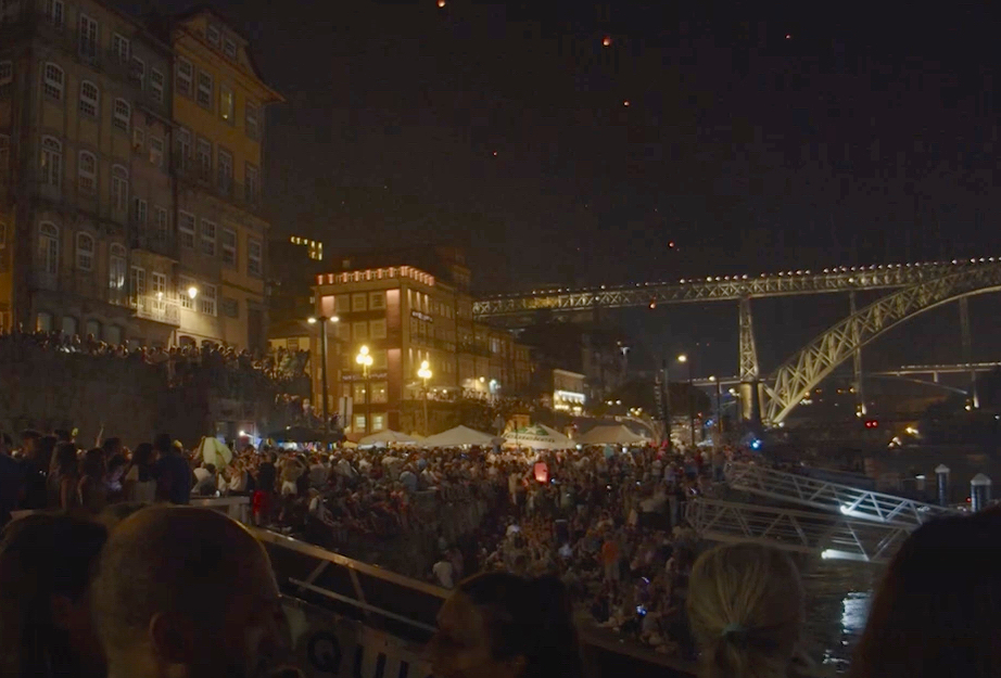 Sao Joao do Porto ist ein vibrierendes Volksfest und Genuss-Festival, das die Menschen auf die Plätze und an die Ufer des Douro strömen lässt.